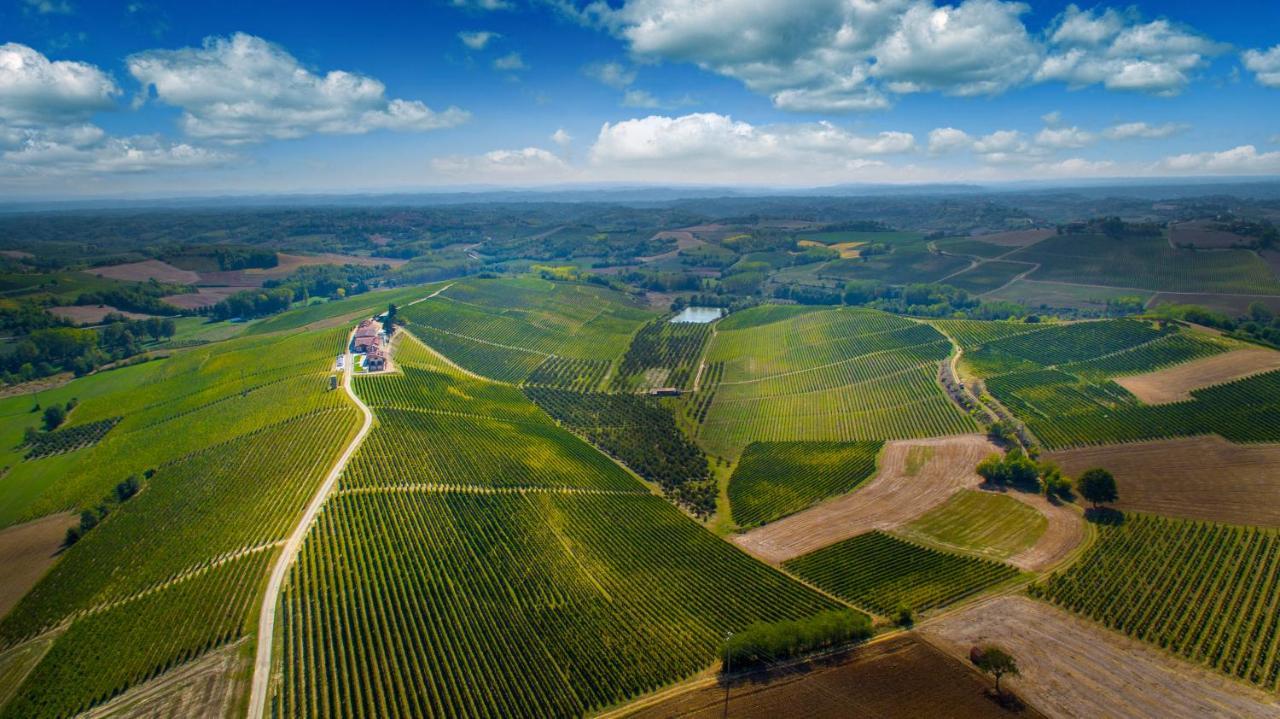 Montalbera Wine Suites Montemagno  المظهر الخارجي الصورة