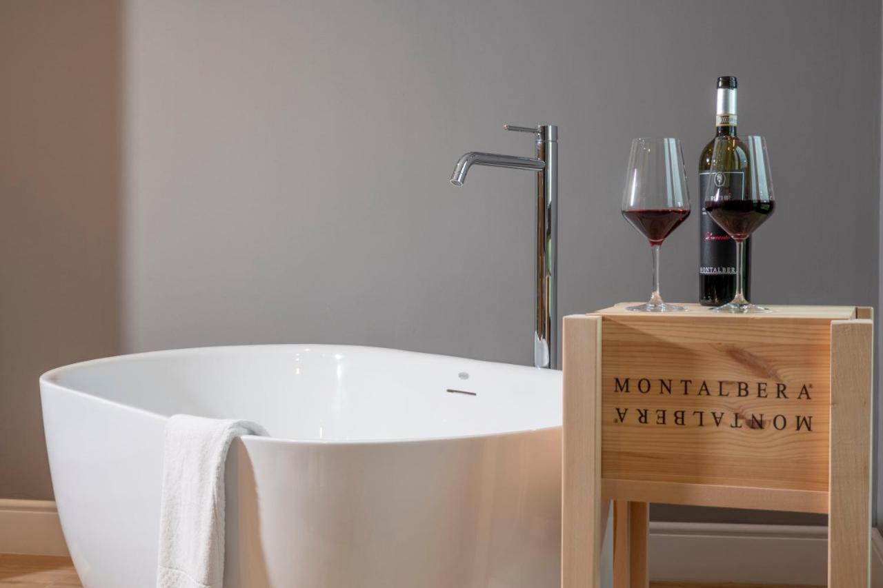 Montalbera Wine Suites Montemagno  المظهر الخارجي الصورة